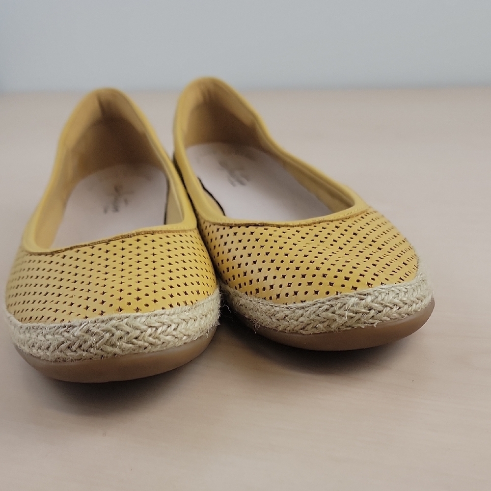 Clarks Mustard Perforated Flats - Picture 11 of 12